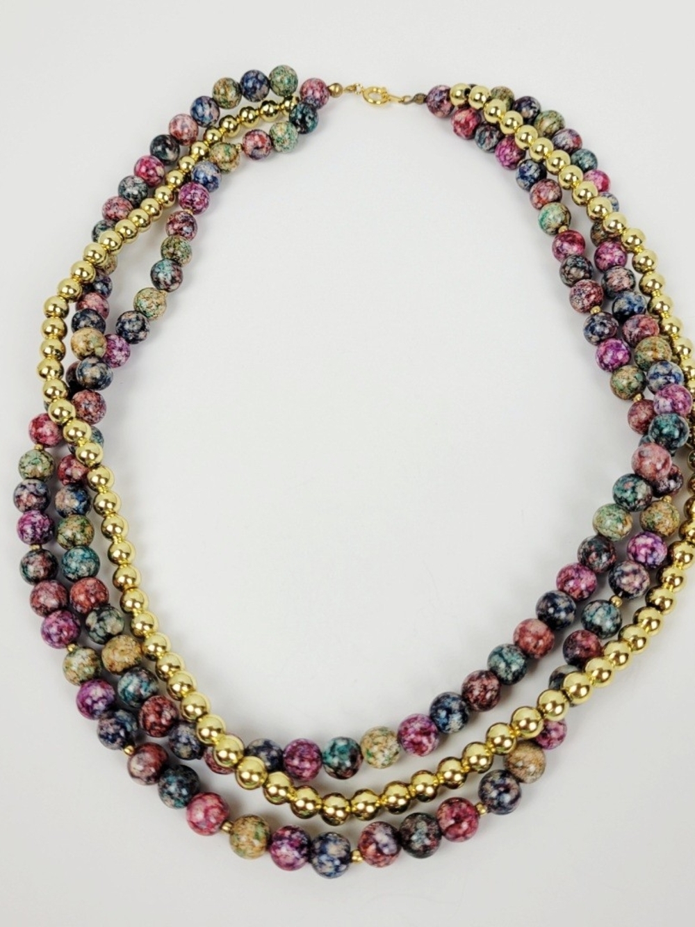 Vtg 80s~Triple Stranded Beaded Necklace~Speckled Acrylic~Gold Plastic~18"